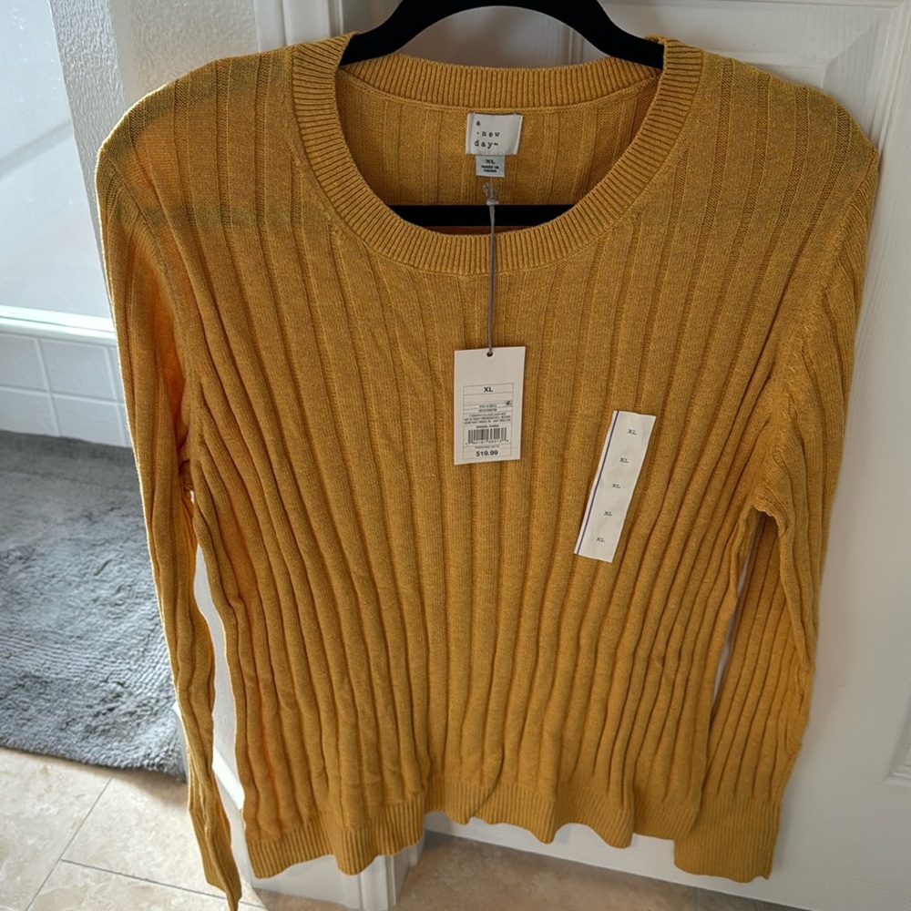 Fall sweater, light weight. New never worn.
